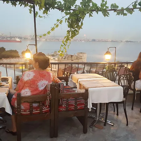 Metropolis & 게스트하우스 3*