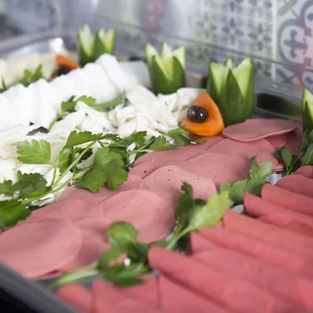 Metropolis & 게스트하우스 3*