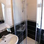 Guest house Metropolis &