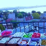 Guest house Metropolis & Istanbul