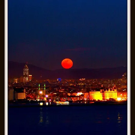 Metropolis & Πανσιόν