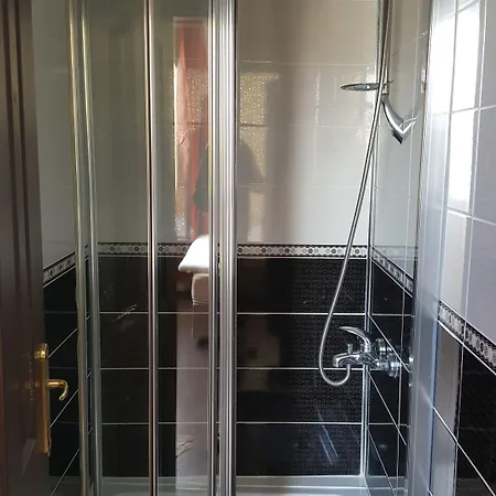 Metropolis & Πανσιόν Κωνσταντινούπολη