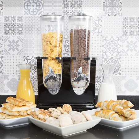 Metropolis & بيت ضيافة