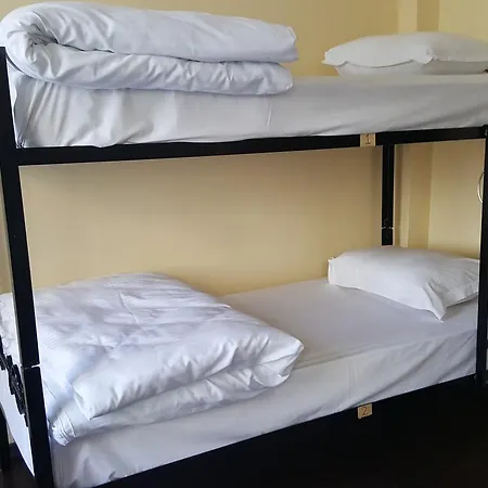 Metropolis & Πανσιόν Κωνσταντινούπολη