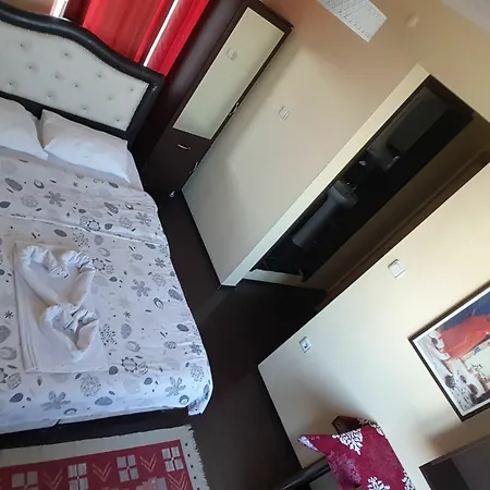 Πανσιόν Metropolis & 3*