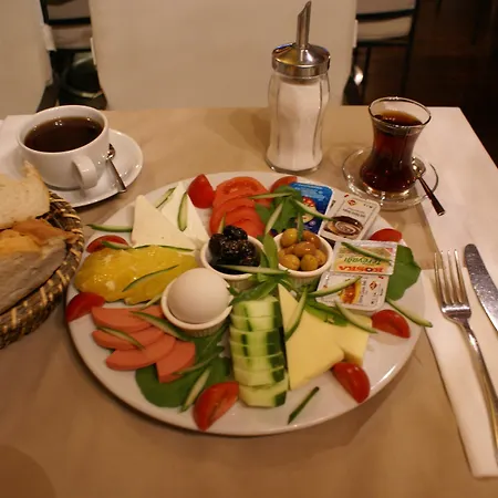 Πανσιόν Metropolis & 3*