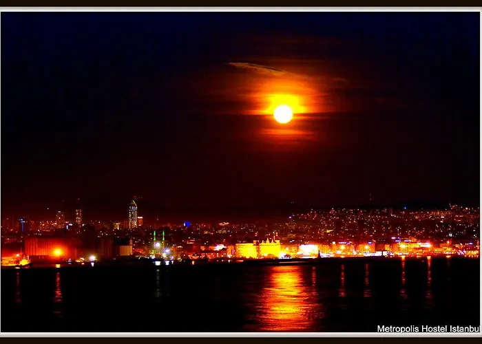 Metropolis & 3* Стамбул