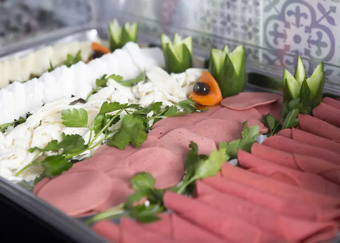 Metropolis & Гостевой дом 3*